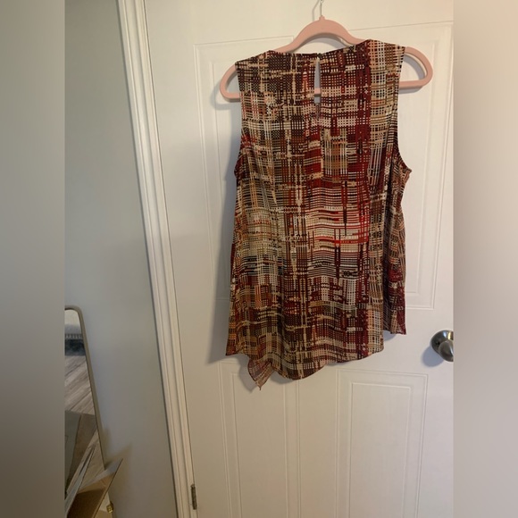 Whitehouse Blackmarket asymmetrical tunic - Picture 2 of 3